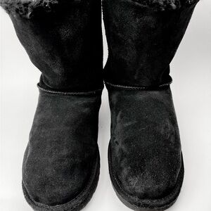 UGG Black Bailey Bow II Sheepskin Mid Boots #1110706 - Size 11